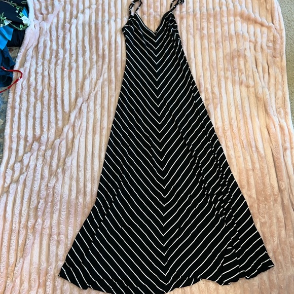 Matty M Dresses Matty M Womans Black And White Maxi Dress Size